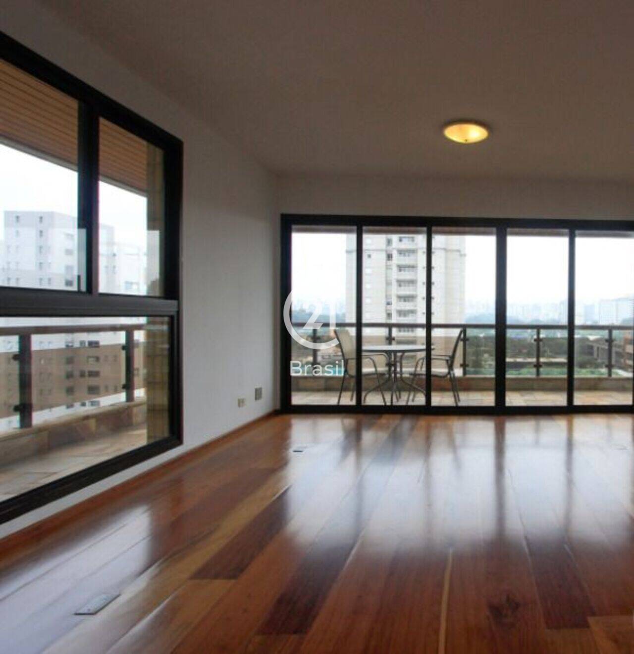 Apartamento Moema, São Paulo - SP