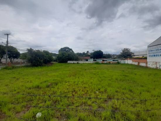 Terreno de 833 m² na Senador Salgado Filho - Uberaba - Curitiba - PR, à venda por R$ 2.980.000
