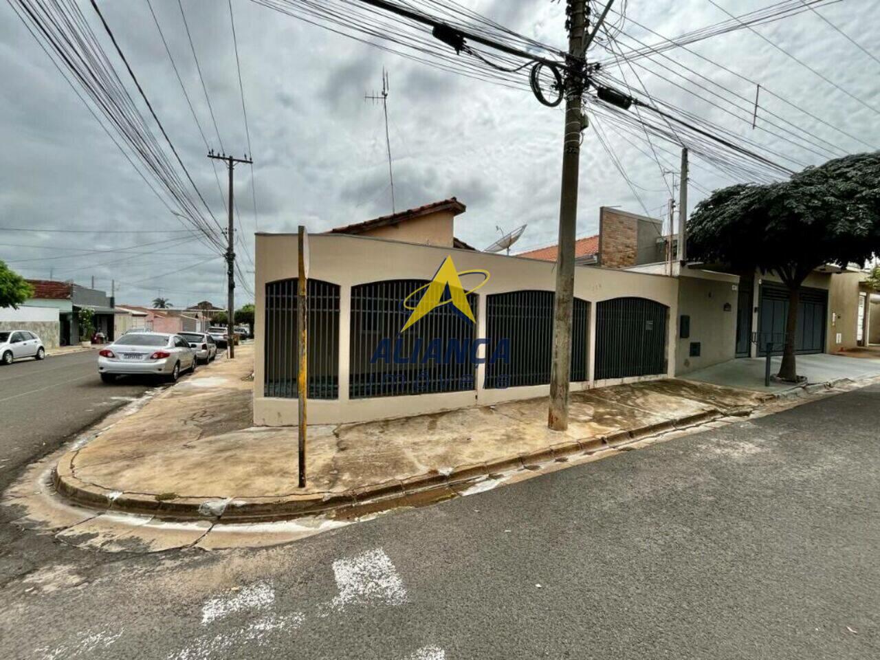 Casa Vila Alta, Lins - SP