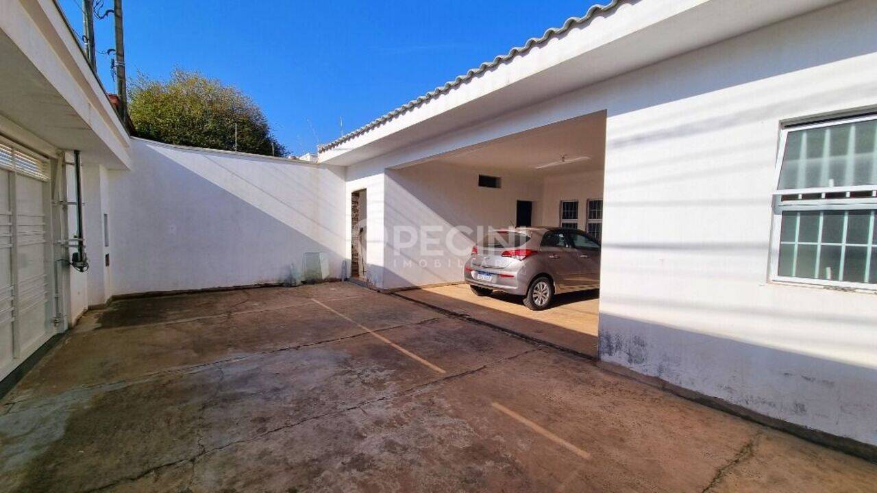 Casa com 3 quartos suites à venda - Jd Copacabana - Garagem
