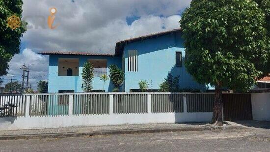 Casa de 439 m² na Margarida Queiros - Cidade dos Funcionários - Fortaleza - CE, à venda por R$ 690.0
