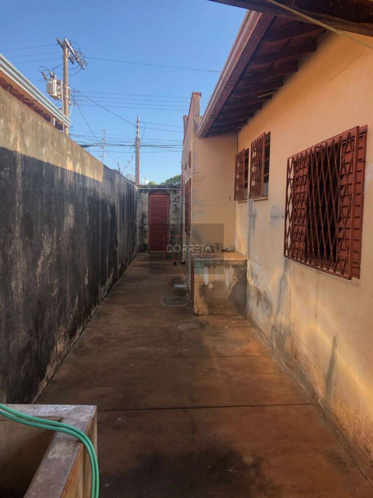 Casa Conjunto Frei Eugênio, Uberaba - MG