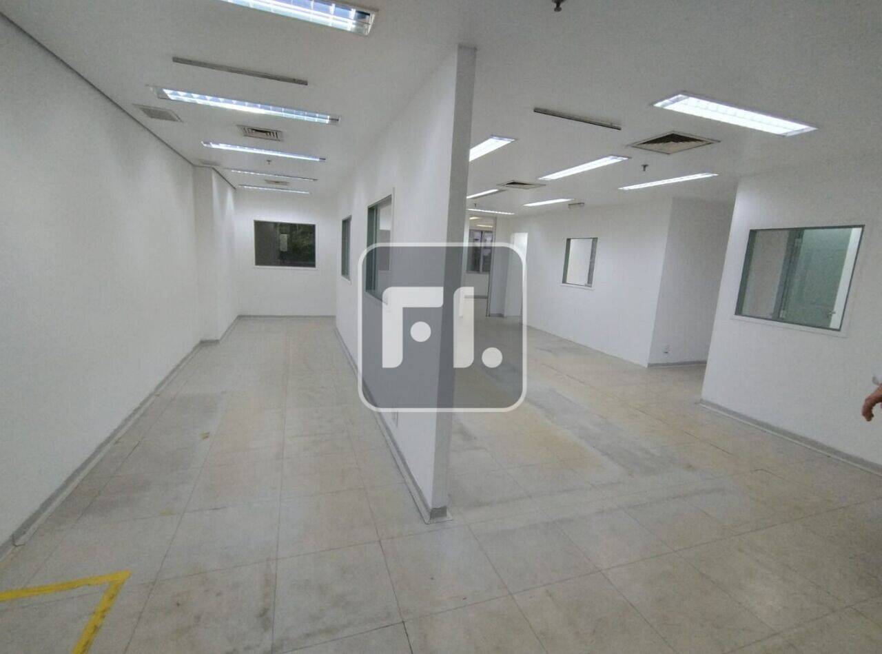 Conjunto comercial com  150 m² para locação