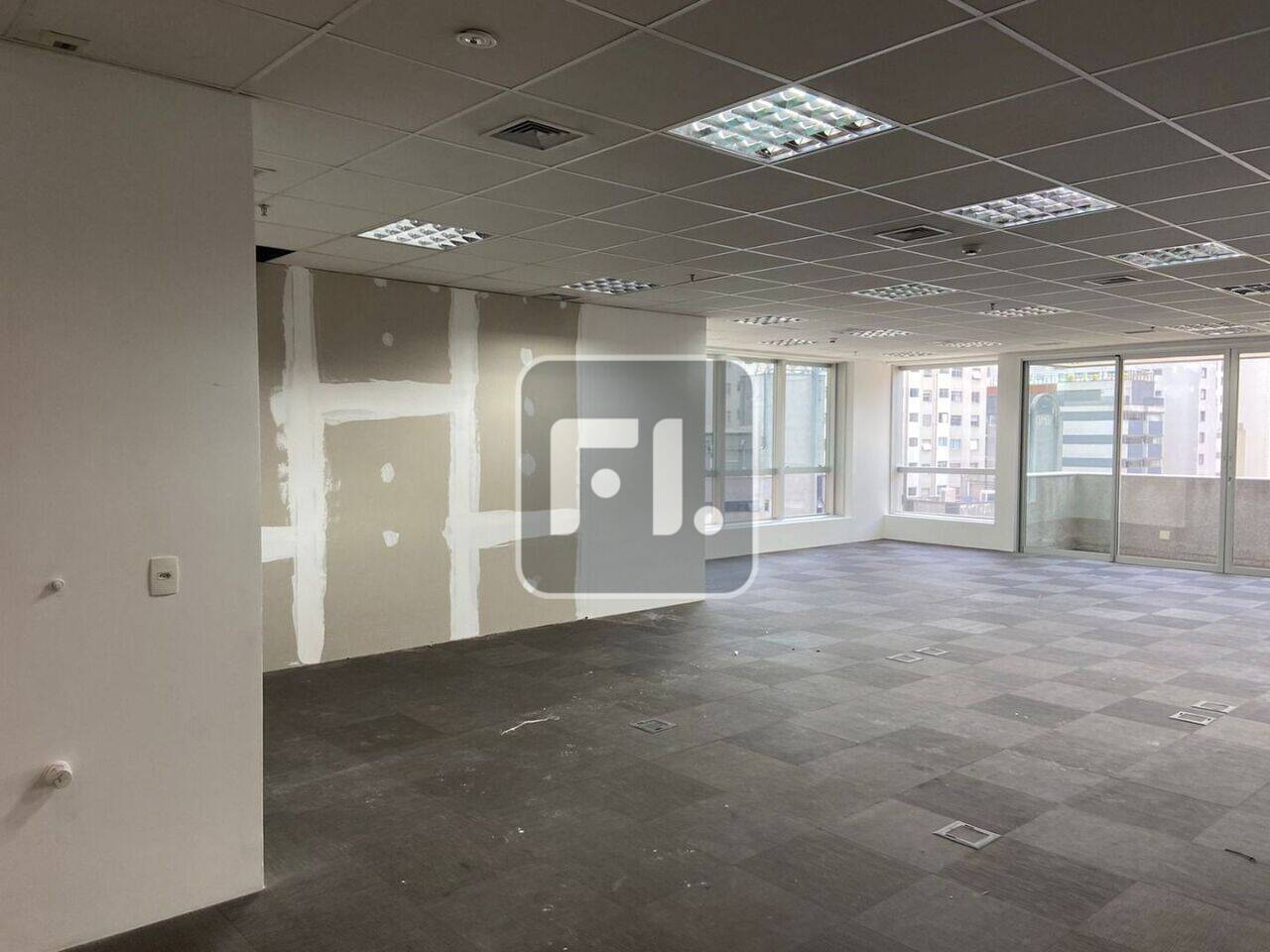 Conjunto comercial com 114 m² na Bela vista para Locação/Venda