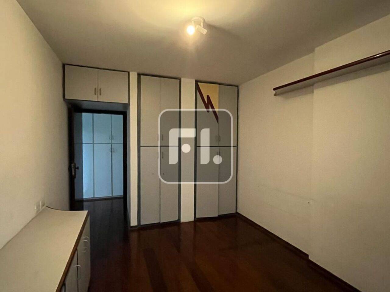 Apartamento á venda,  com 273 m², 4 dormitórios, 2 suítes e 3 vagas de garagem no bairro da: Vila Alexandria - São Paulo/SP