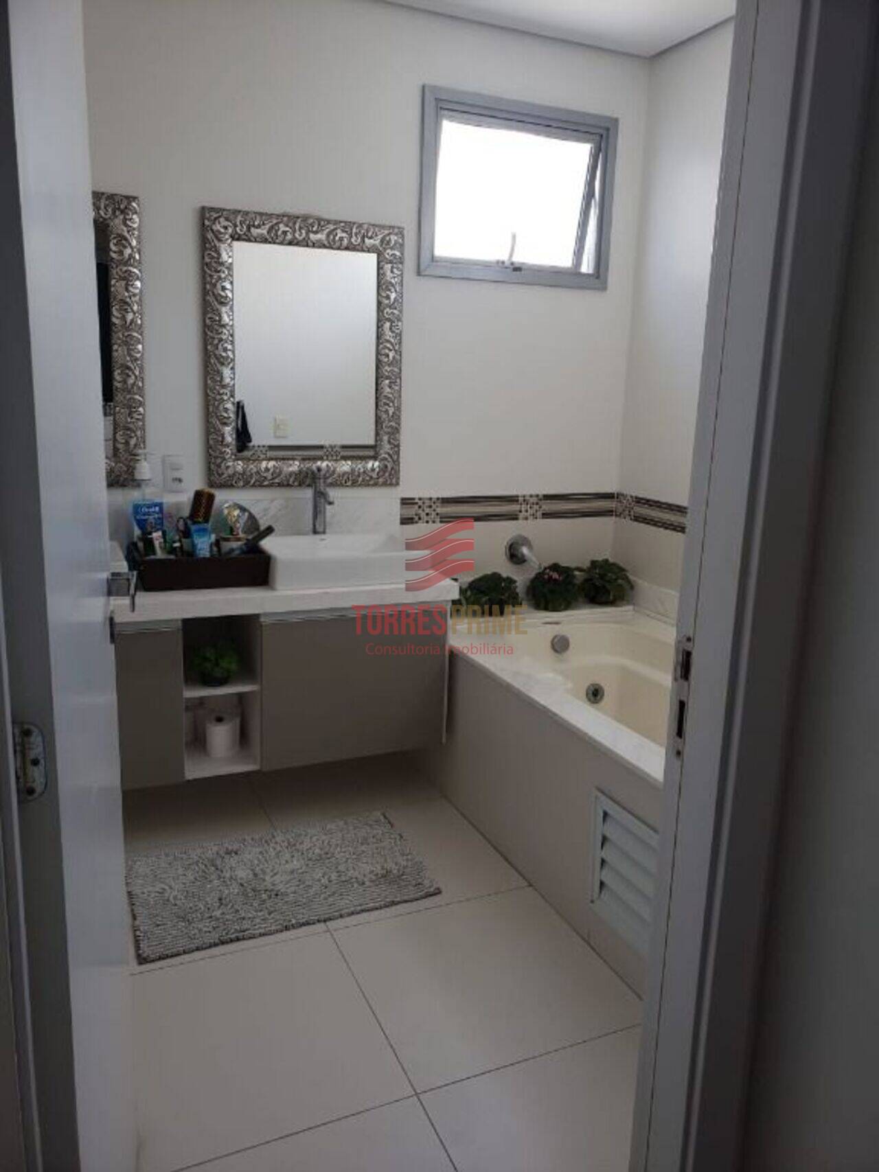 Apartamento Boqueirão, Santos - SP