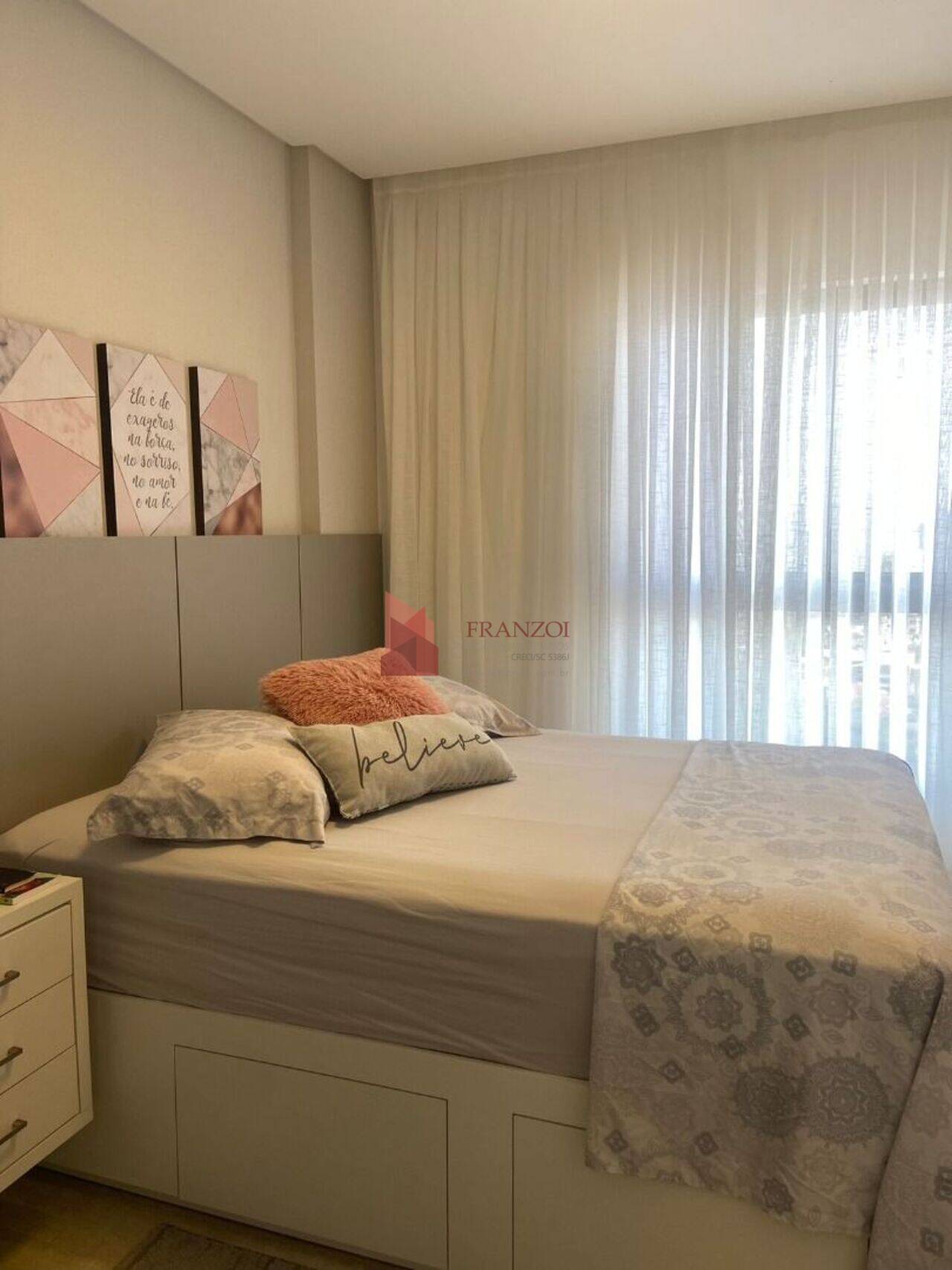 05-quarto-01-venda-apartamento-são judas-Itajaí