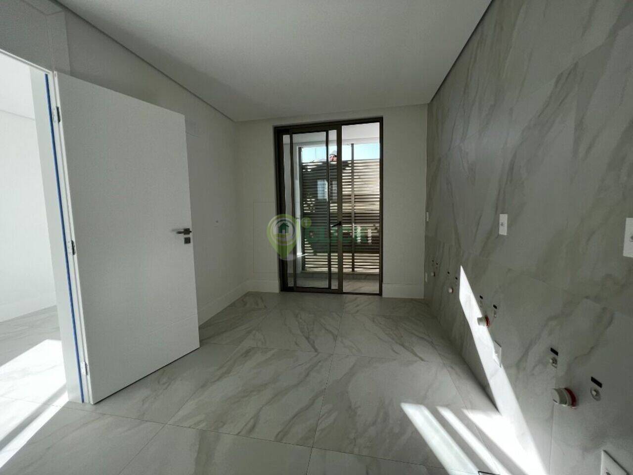 Apartamento Anita Garibaldi, Joinville - SC