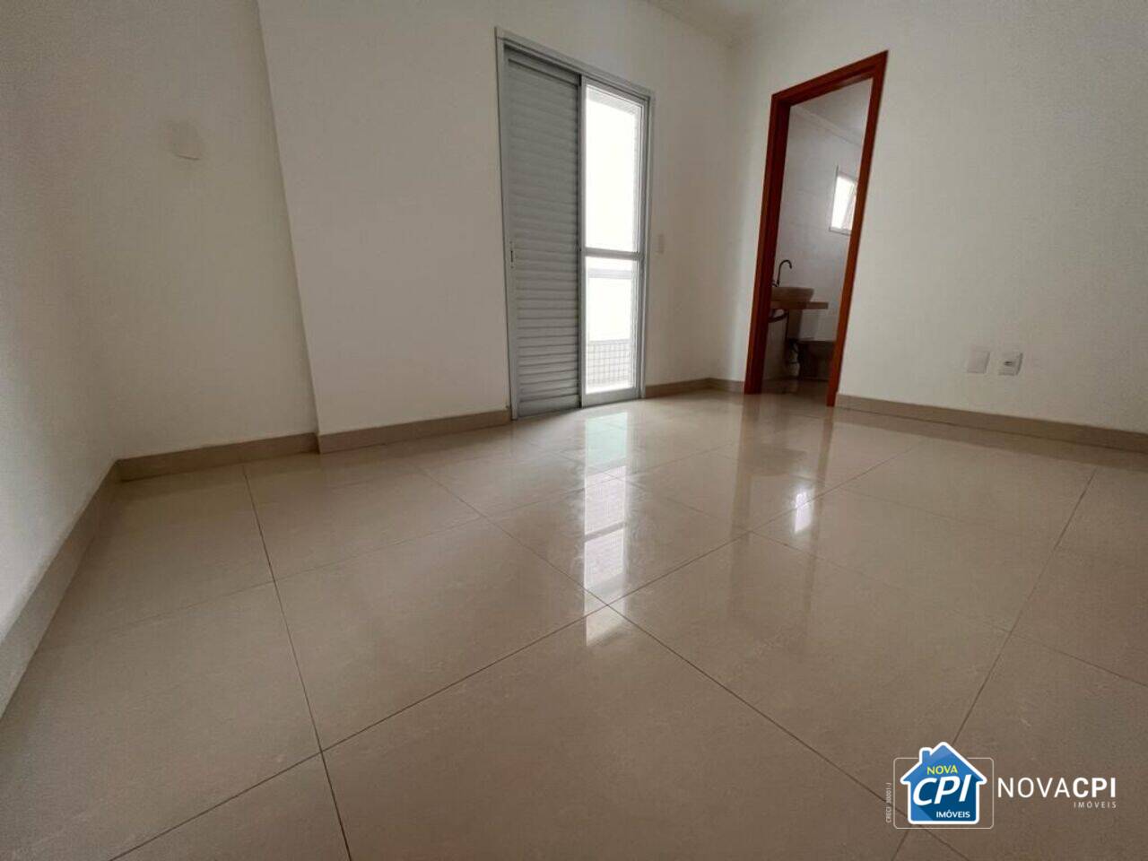 Apartamento Vila Guilhermina, Praia Grande - SP