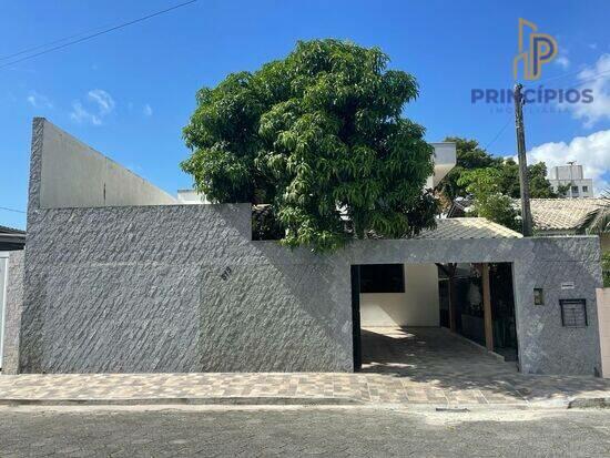 Sobrado de 233 m² Centro - Navegantes, à venda por R$ 800.000