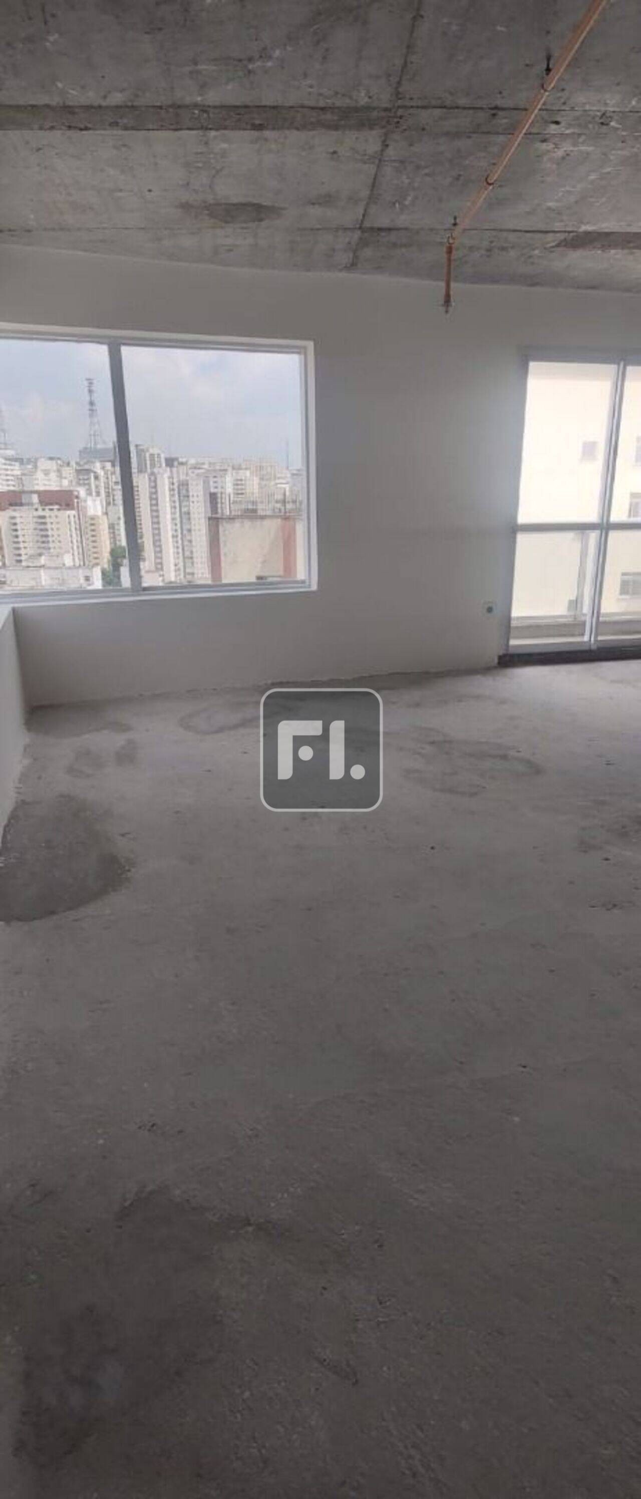 Conjunto comercial com 80 m² para Locação