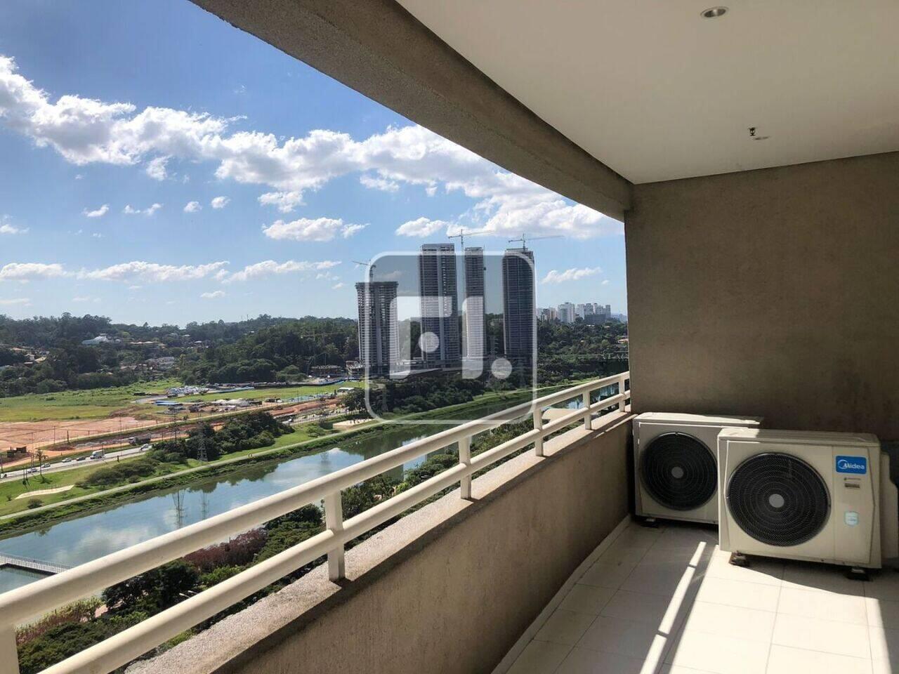 Conjunto comercial mobiliado com 200m² na Chácara Santo Antônio para venda e locação com estrutura de piso elevado laminado e carpete e parte em tons de madeira, forro modular, luminárias, 1 banheiro, copa, estrutura pronta, ar condicionado, com direito a 4 vagas de garagem com manobristas. Edifício de alto padrão com elevadores, segurança e portaria 24 horas, recepção com controle de acesso e identificação por foto e documento, catracas eletrônicas, sistema de combate a incêndio com detector de fumaça e sensor de calor, CFTV e estacionamento rotativo para visitantes. Localizado no bairro da Chácara Santo Antônio, um dos mais importantes polos corporativos de São Paulo. Próximo a estação de metrô e CPTM, shoppings e restaurantes. Agende uma visita. FL BROKERS.