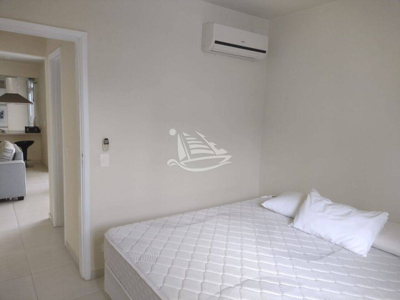 Apartamento Praia da Enseada – Hotéis, Guarujá - SP