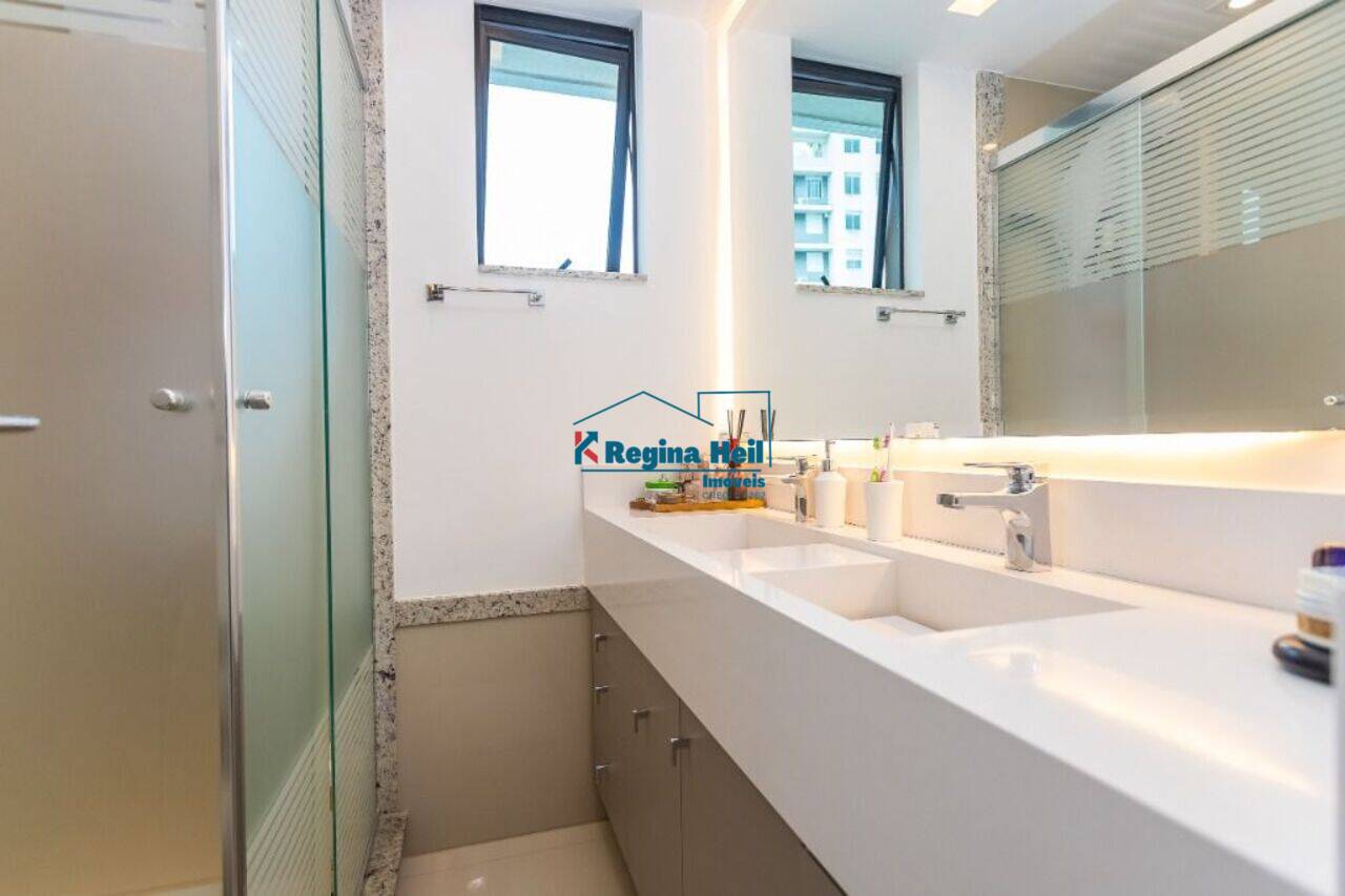 Apartamento com 3 suites, 2 vagas de garagem, no bairro Ecoville (Mossunguê), Edifício Windows Ecoville, Rua Monsenhor Ivo Zanlorenzi, 2460, andar alto, ensolarado.
Contato: RIC Imóvel Certo - Ap1571-RICA