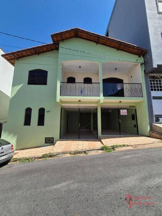 Casa de 180 m² Saúde - Pouso Alegre, à venda por R$ 479.000