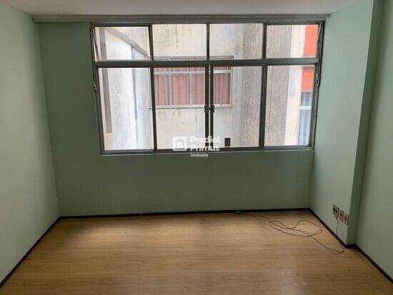 Sala de 42 m² Centro - Nova Friburgo, aluguel por R$ 800/mês