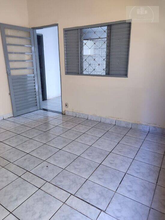 Casa Residencial Garcia - São José do Rio Preto, aluguel por R$ 700/mês