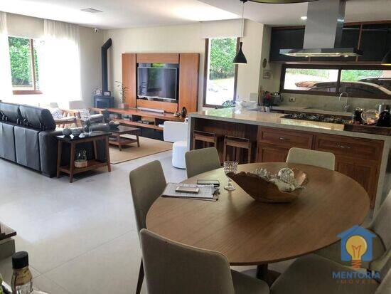 Casa de 225 m² na dos Pinheiros - Chácara dos Junqueiras - Carapicuíba - SP, à venda por R$ 2.150.00