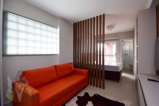 Apartamento na Desembargador Ermelino de Leão - Centro - Curitiba - PR, aluguel por R$ 2.600