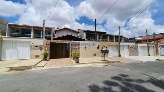 Casa de 274 m² Maraponga - Fortaleza, à venda por R$ 530.000