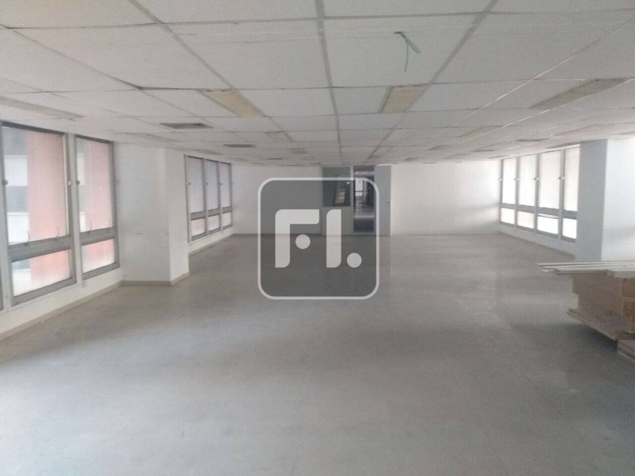 Conjunto comercial com 305m² na Bela vista para venda ou locação, com piso porcelanato,