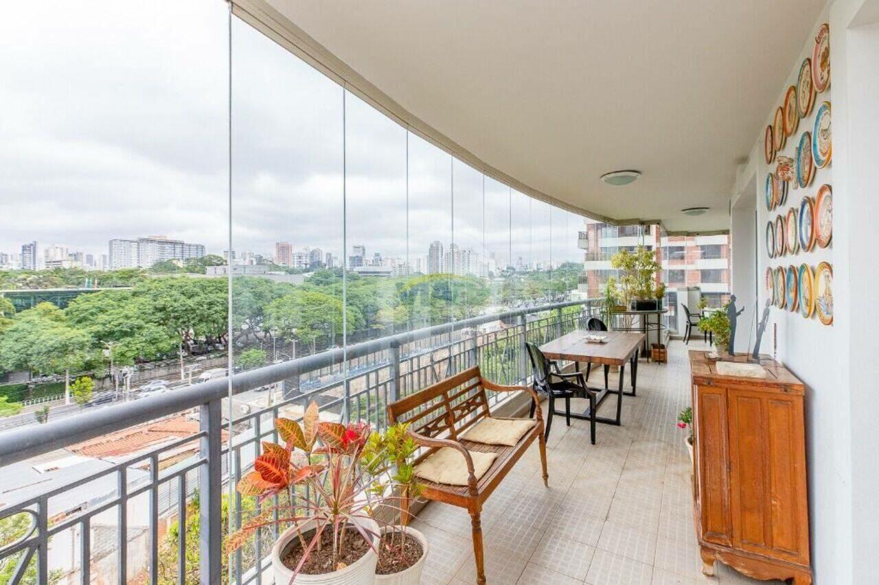 Apartamento Moema, São Paulo - SP