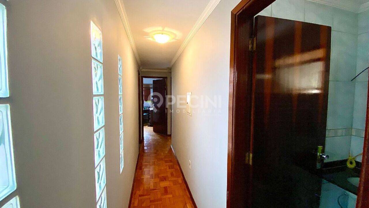 Casa com 3 dormitórios à venda | R$ 600.000.