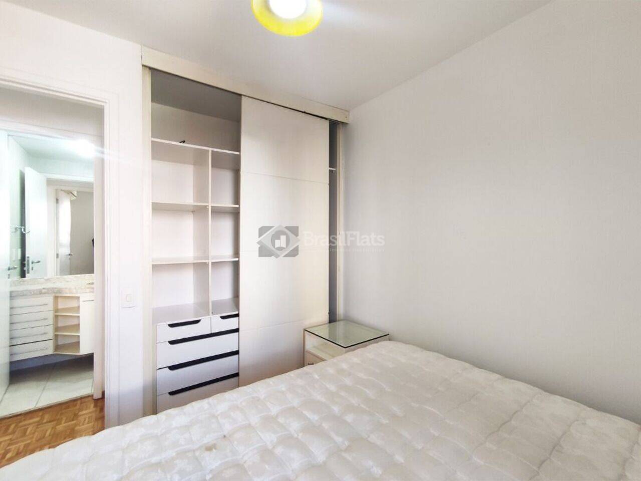 Flat Vila Olímpia, São Paulo - SP