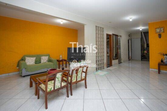 Casa de 450 m² na QI 7 Conjunto F - Guará I - Guará - DF, à venda por R$ 1.100.000