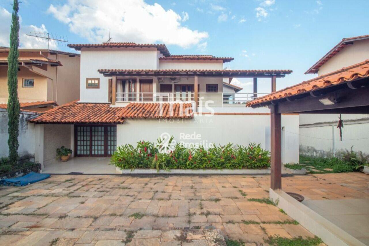 Casa Setor Habitacional Jardim Botânico, Brasília - DF