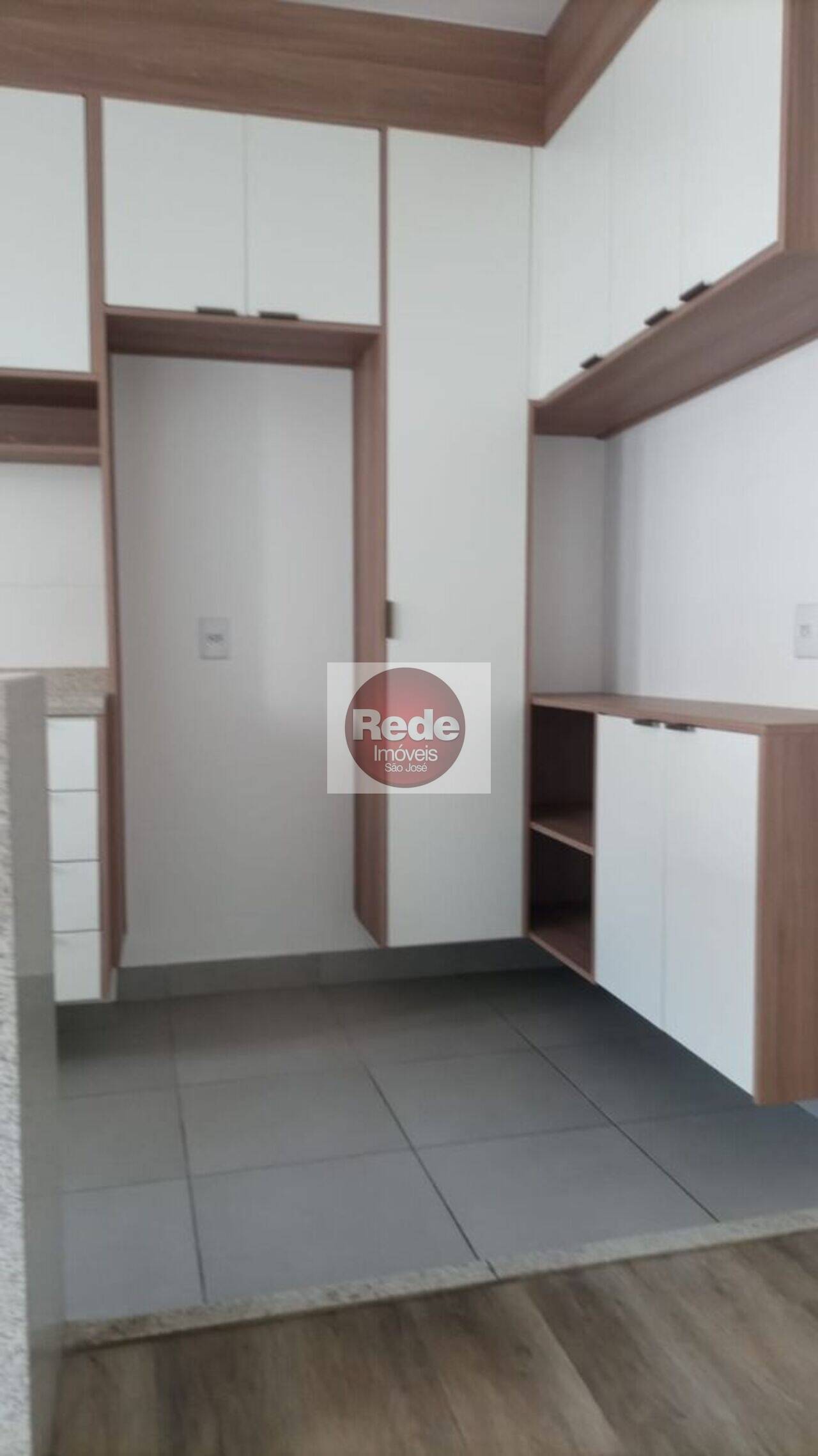 Apartamento Conjunto Residencial Trinta e Um de Março, São José dos Campos - SP